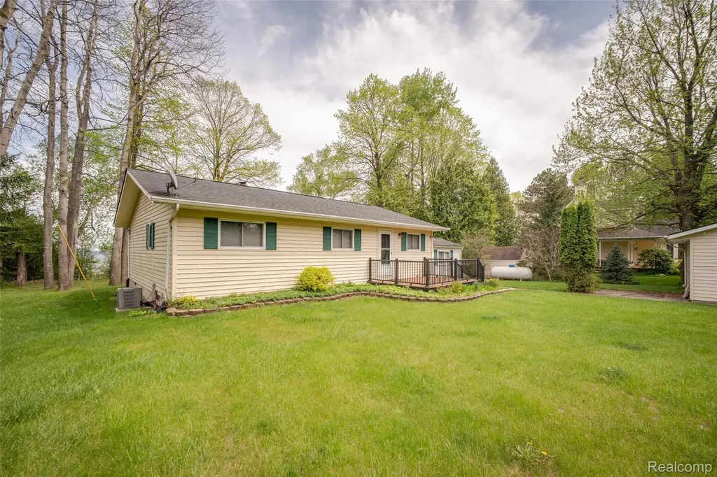 6240 Lakeshore Road N Delaware Township MI 48465