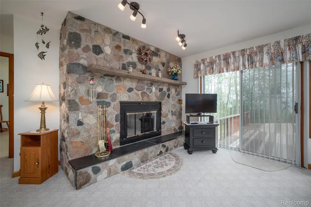 6240 Lakeshore Road N Delaware Township MI 48465