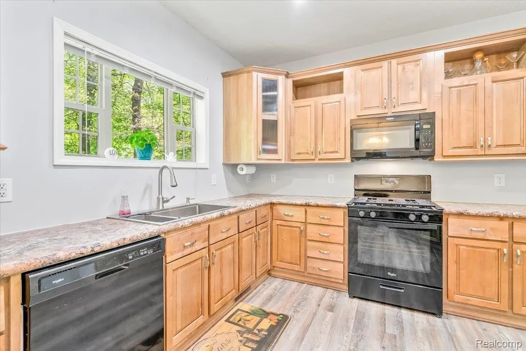11541 Mcfall Drive Augusta Charter Township MI 48191