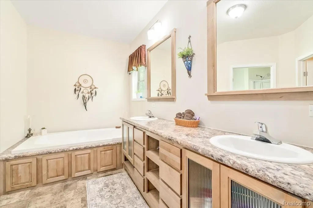 11541 Mcfall Drive Augusta Charter Township MI 48191