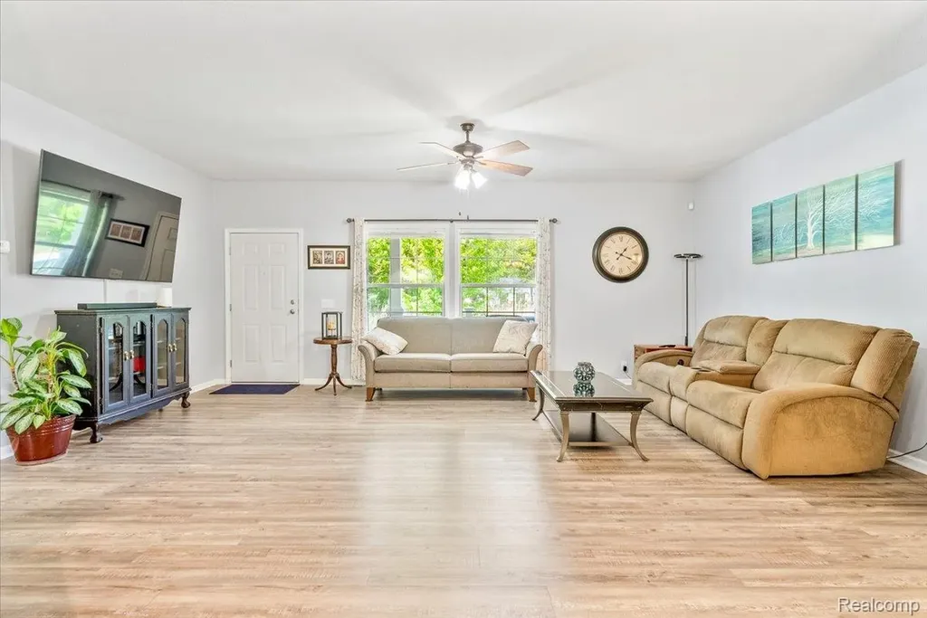 11541 Mcfall Drive Augusta Charter Township MI 48191