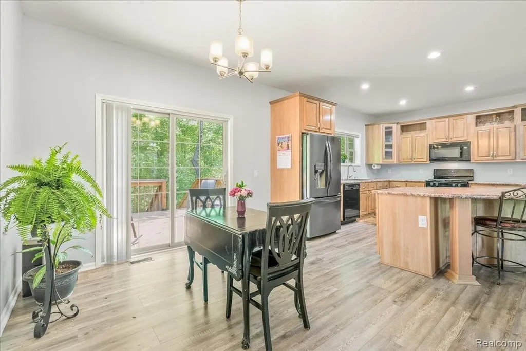 11541 Mcfall Drive Augusta Charter Township MI 48191