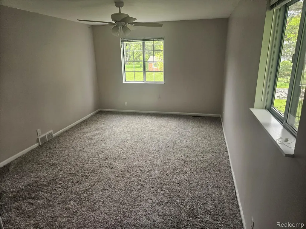 1210 Bay Ridge Highland Charter Township MI 48356