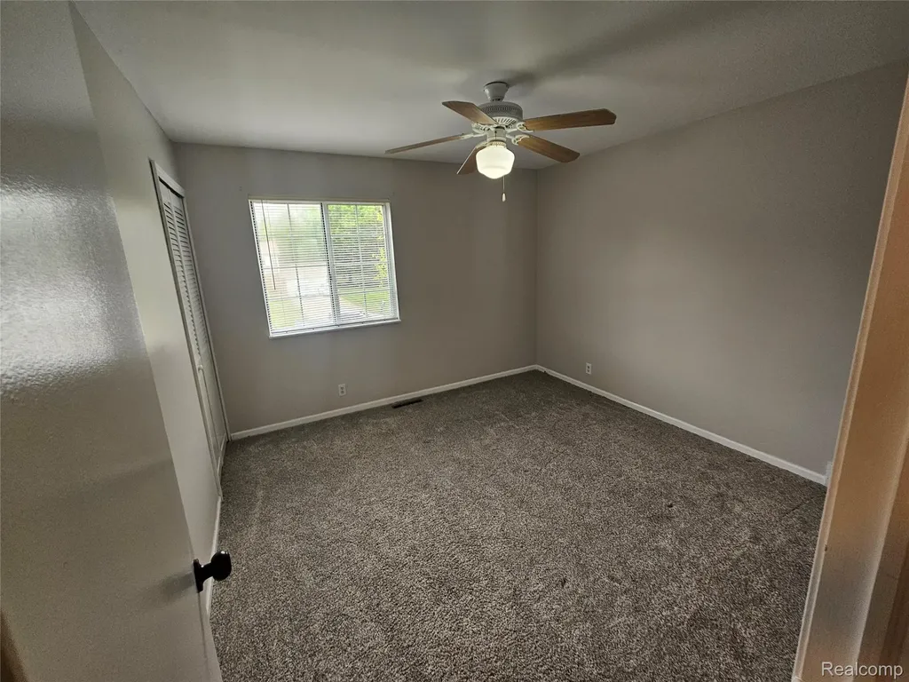 1210 Bay Ridge Highland Charter Township MI 48356