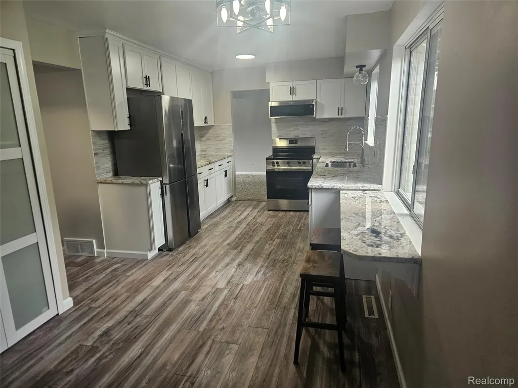 1210 Bay Ridge Highland Charter Township MI 48356