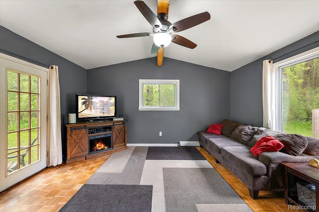 3915 Fruit Street Clay Township MI 48001