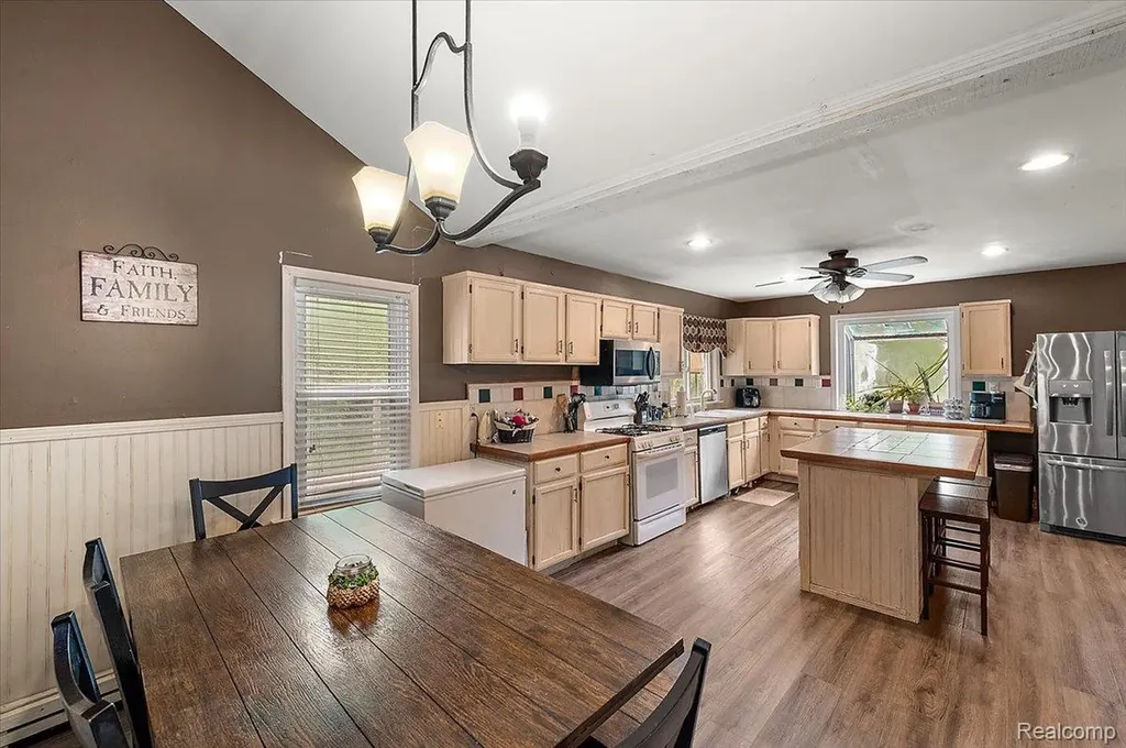 3915 Fruit Street Clay Township MI 48001
