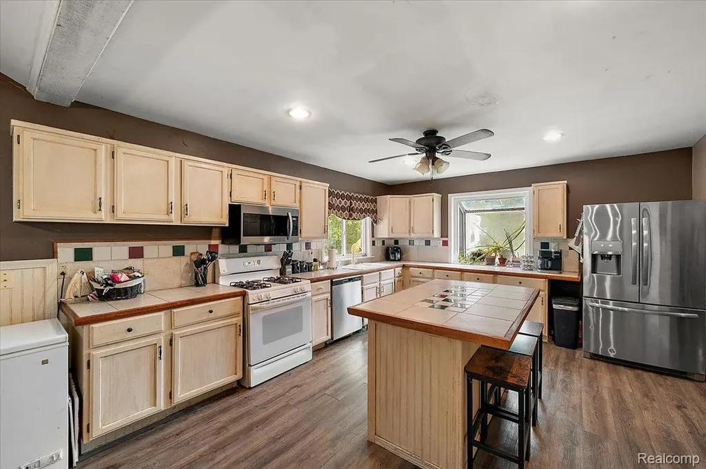 3915 Fruit Street Clay Township MI 48001