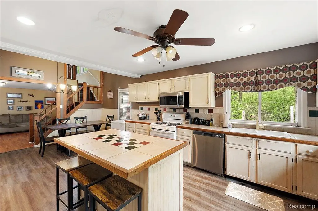 3915 Fruit Street Clay Township MI 48001