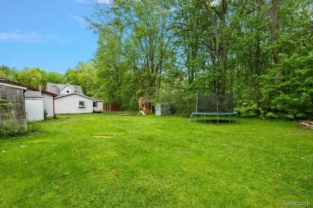 3915 Fruit Street Clay Township MI 48001
