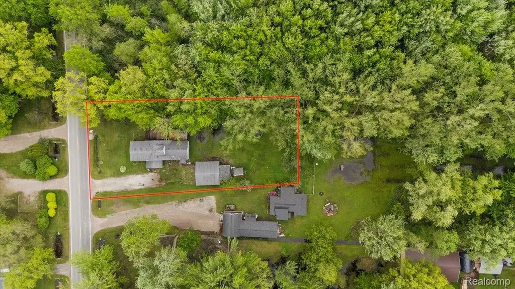 3915 Fruit Street Clay Township MI 48001