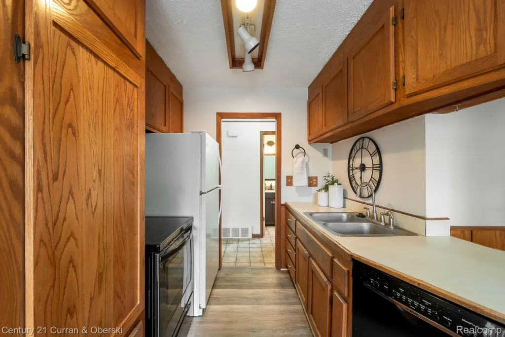 30238 S Stockton Drive Farmington Hills City MI 48336