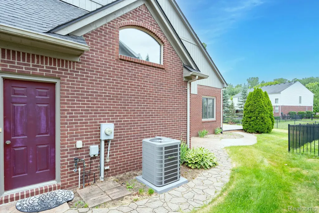 47248 Malburg Way Drive Macomb Township MI 48044