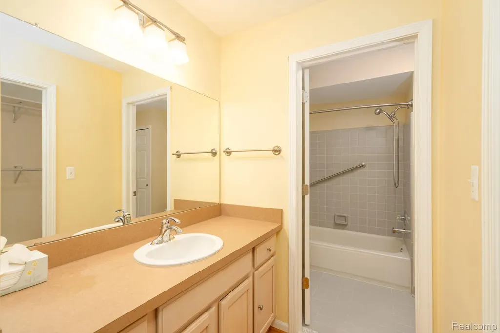 47248 Malburg Way Drive Macomb Township MI 48044