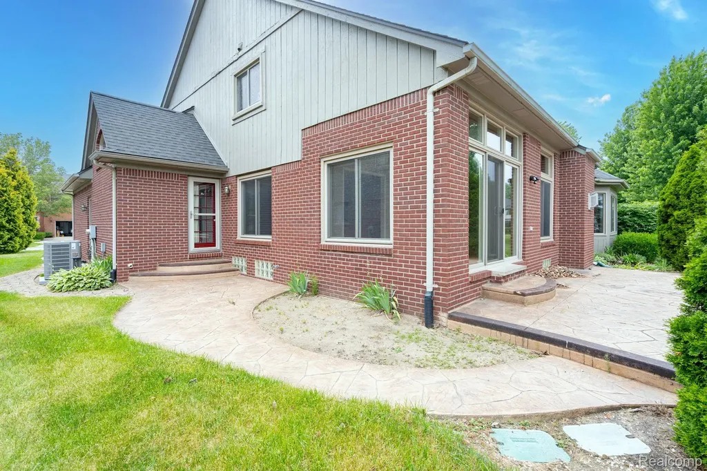 47248 Malburg Way Drive Macomb Township MI 48044