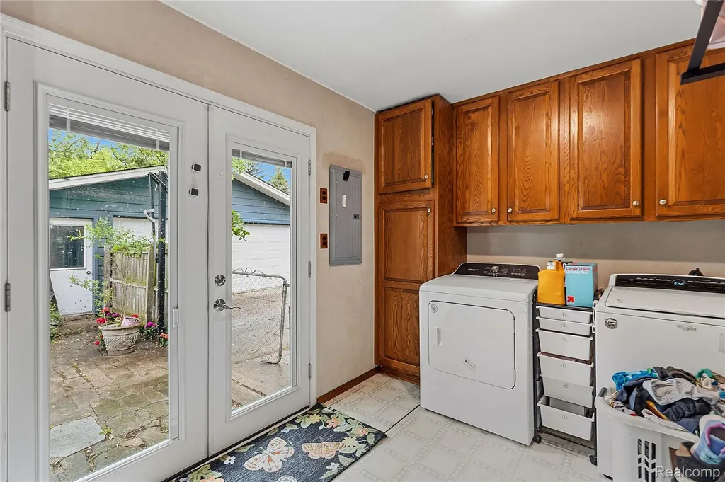 47735 Jeffry Shelby Charter Township MI 48317