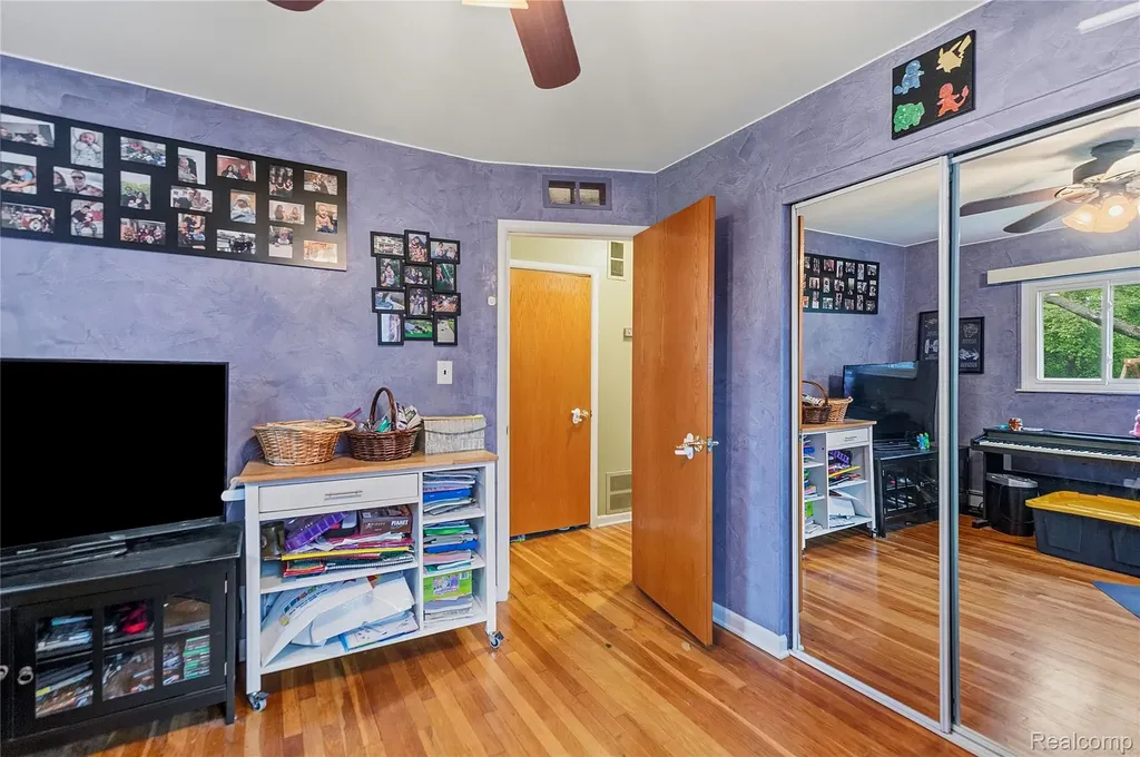47735 Jeffry Shelby Charter Township MI 48317