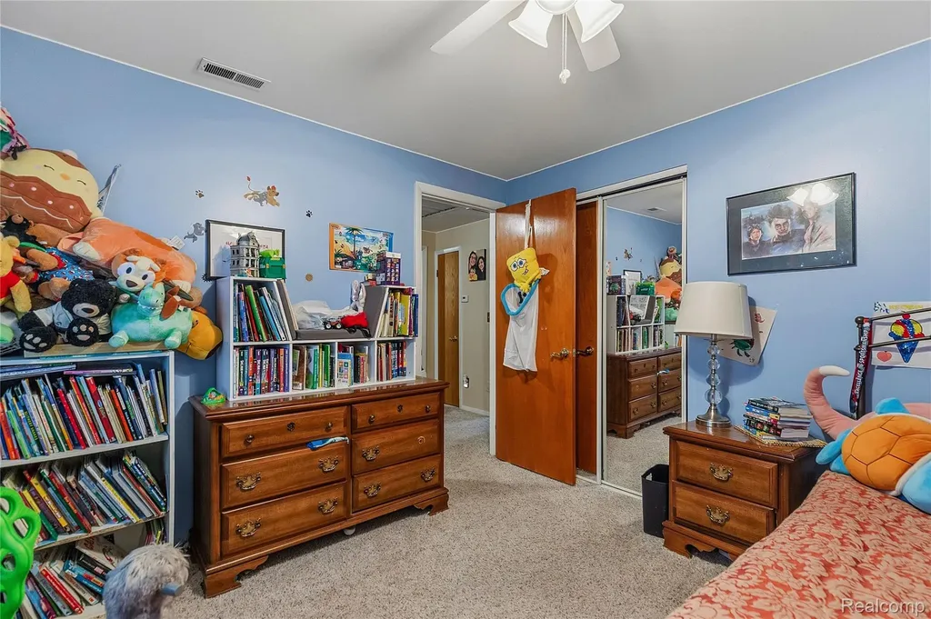 47735 Jeffry Shelby Charter Township MI 48317