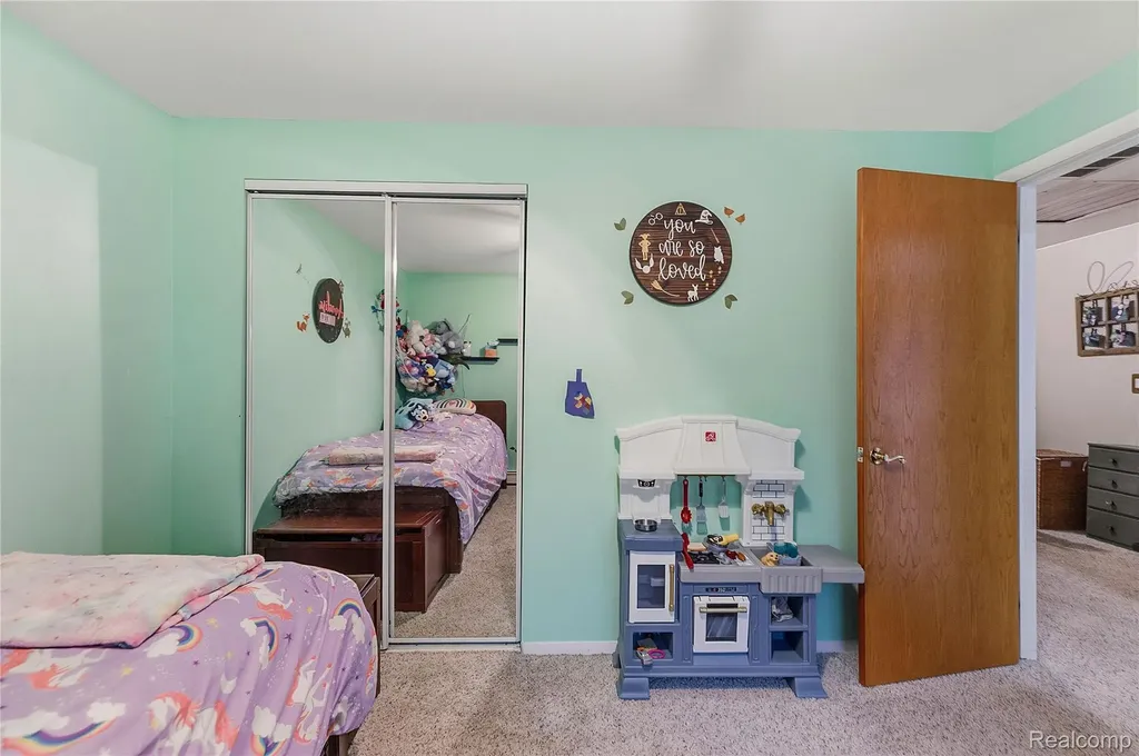47735 Jeffry Shelby Charter Township MI 48317