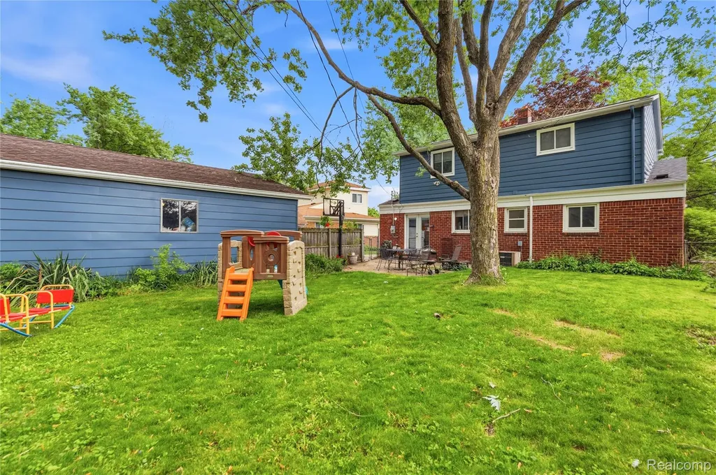 47735 Jeffry Shelby Charter Township MI 48317