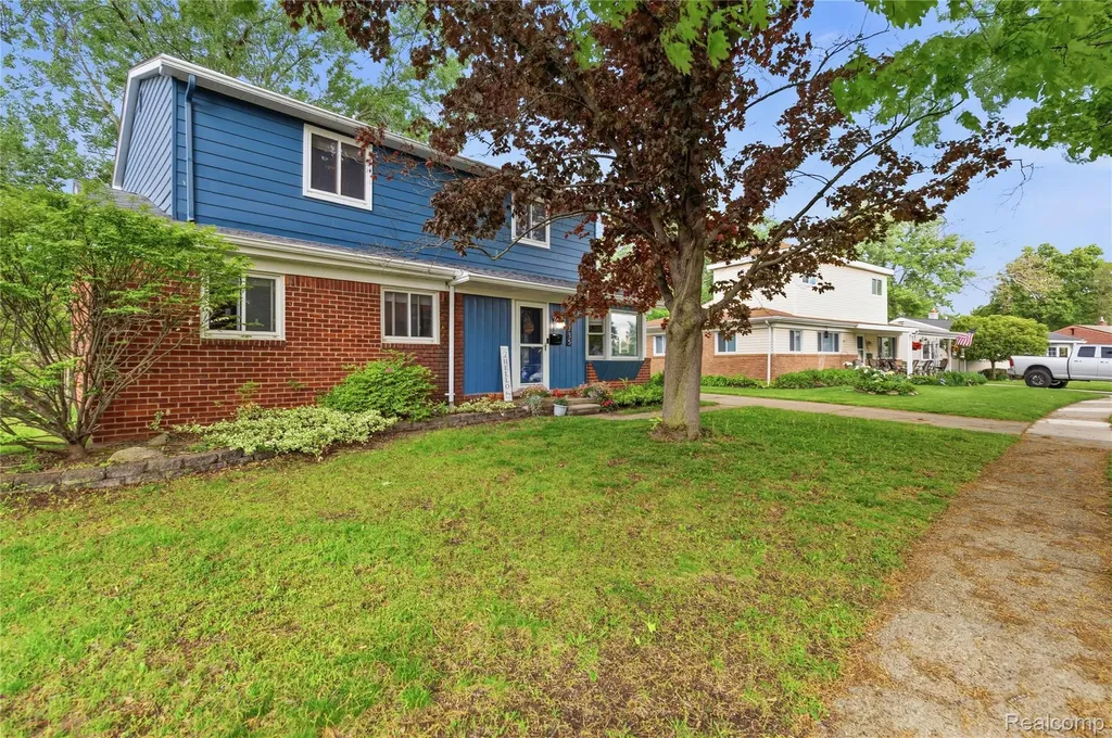 47735 Jeffry Shelby Charter Township MI 48317