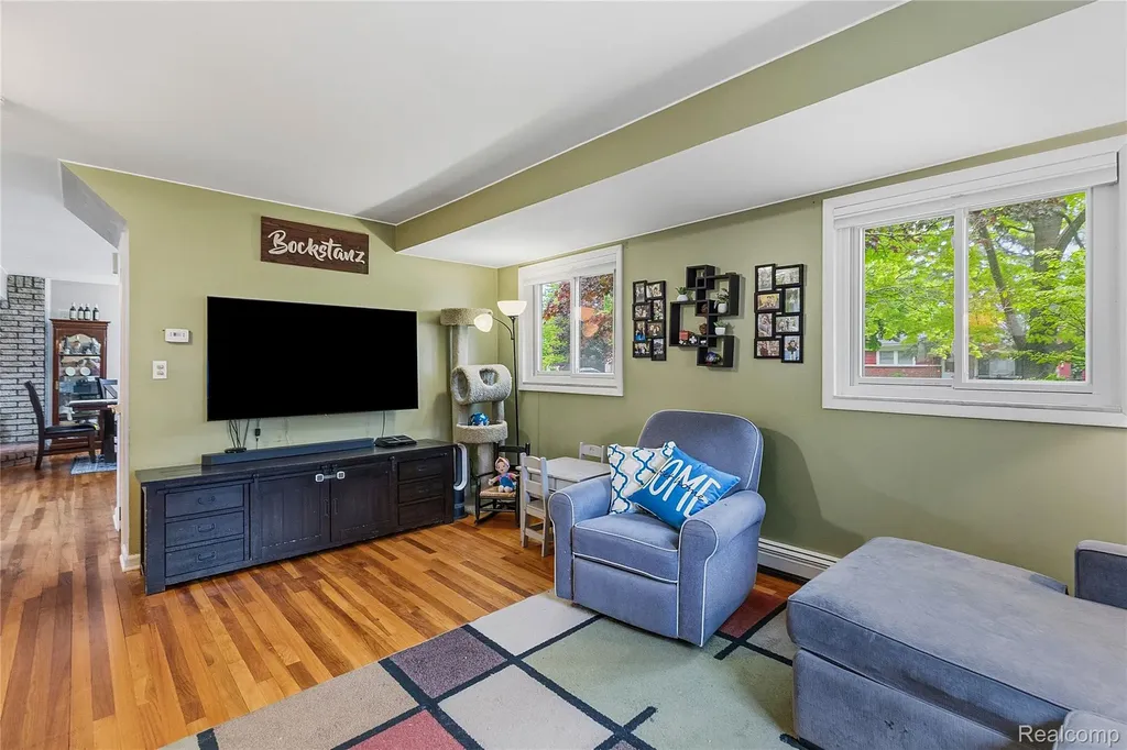 47735 Jeffry Shelby Charter Township MI 48317