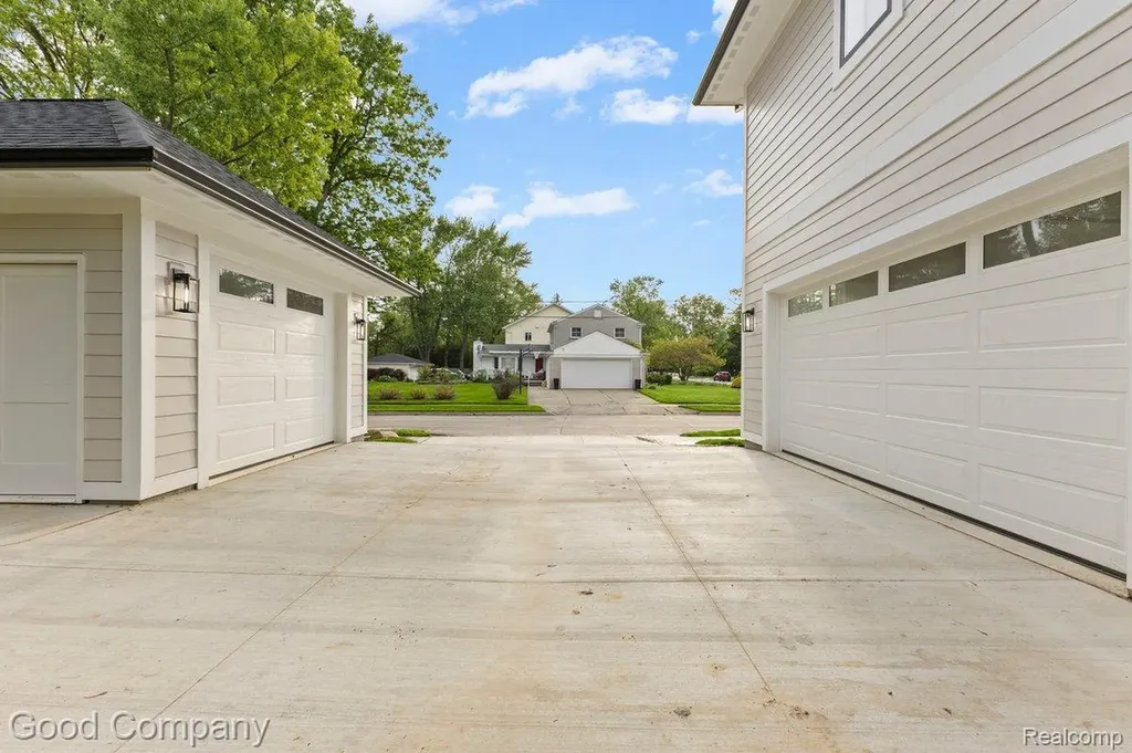 1231 Woodsboro Drive Royal Oak City MI 48067