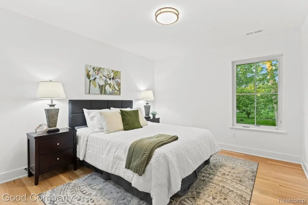 1231 Woodsboro Drive Royal Oak City MI 48067