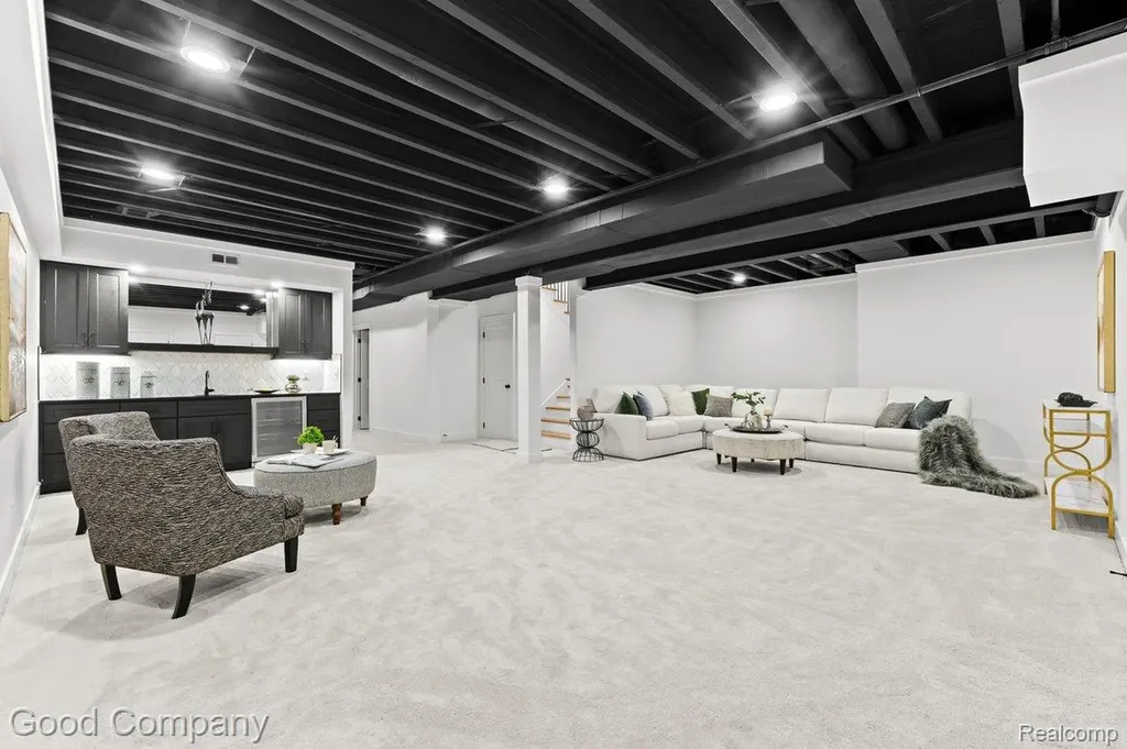 1231 Woodsboro Drive Royal Oak City MI 48067
