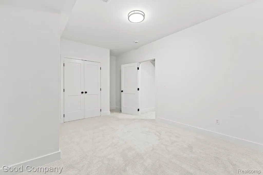 1231 Woodsboro Drive Royal Oak City MI 48067
