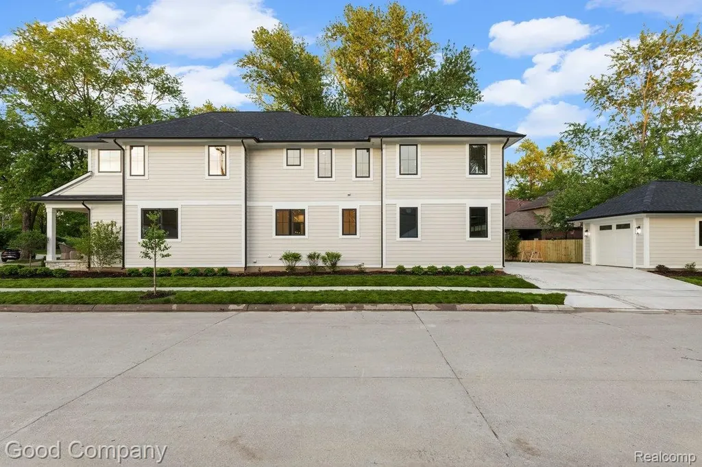 1231 Woodsboro Drive Royal Oak City MI 48067