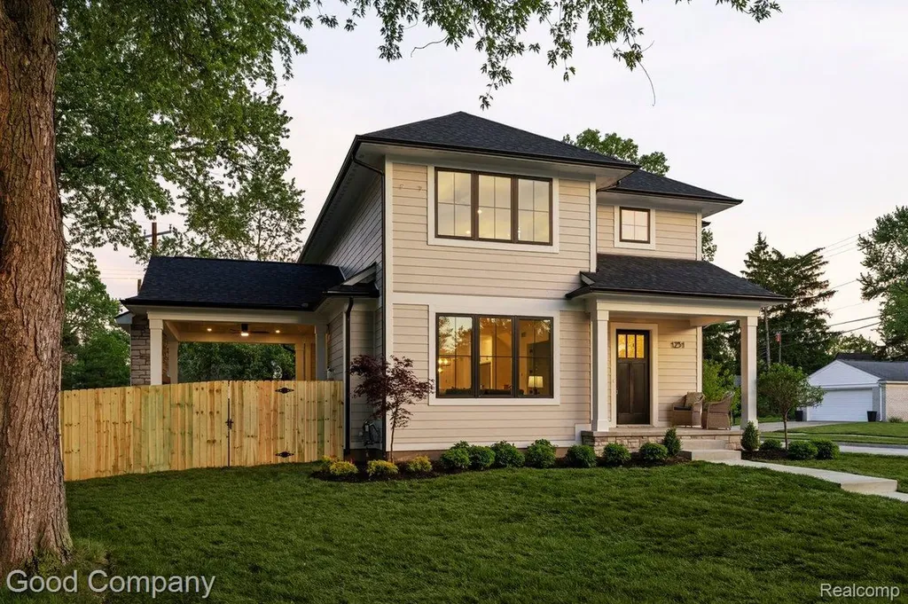 1231 Woodsboro Drive Royal Oak City MI 48067