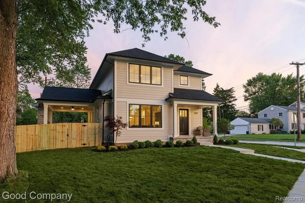 1231 Woodsboro Drive Royal Oak City MI 48067