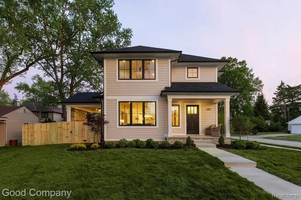 1231 Woodsboro Drive Royal Oak City MI 48067