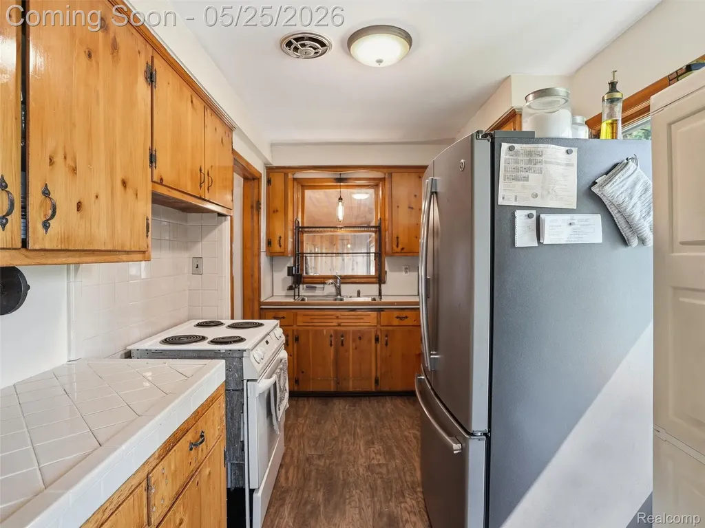 33160 Defour Drive Sterling Heights City MI 48310