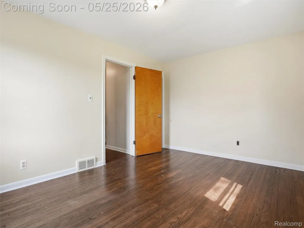 33160 Defour Drive Sterling Heights City MI 48310