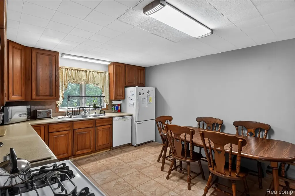 3660 Keewahdin Road Fort Gratiot Charter Township MI 48059