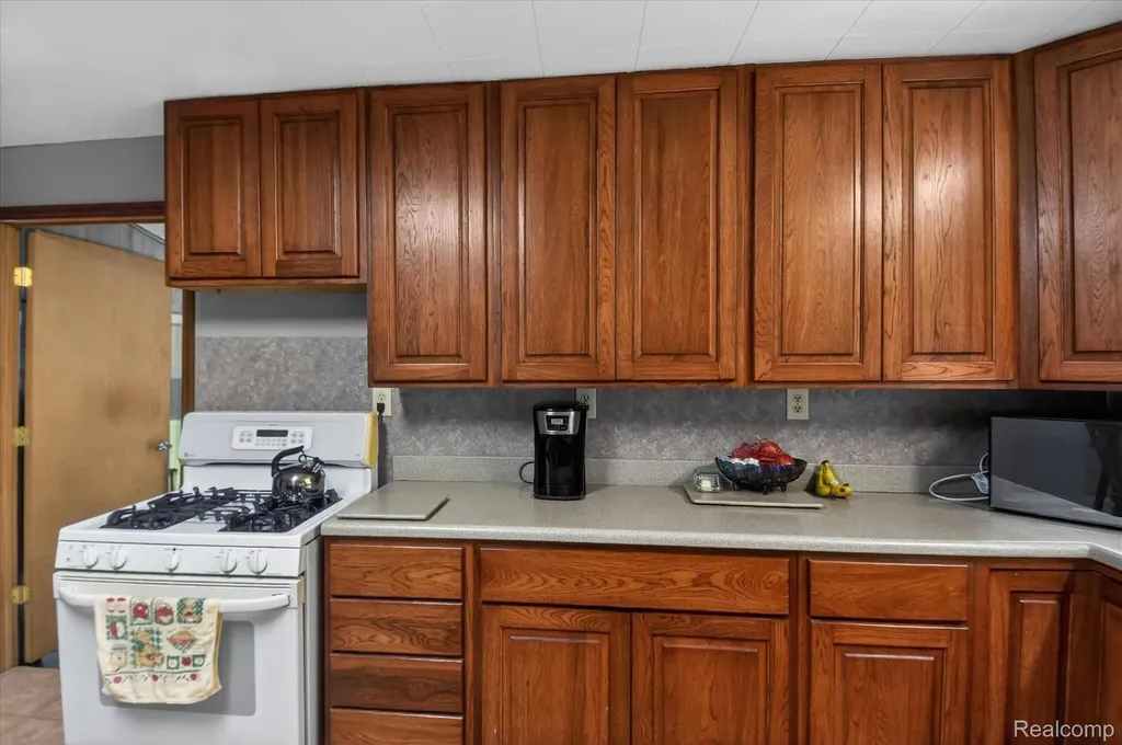 3660 Keewahdin Road Fort Gratiot Charter Township MI 48059