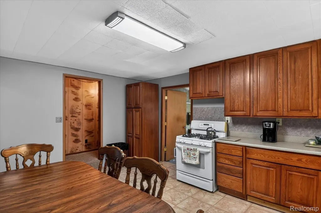 3660 Keewahdin Road Fort Gratiot Charter Township MI 48059