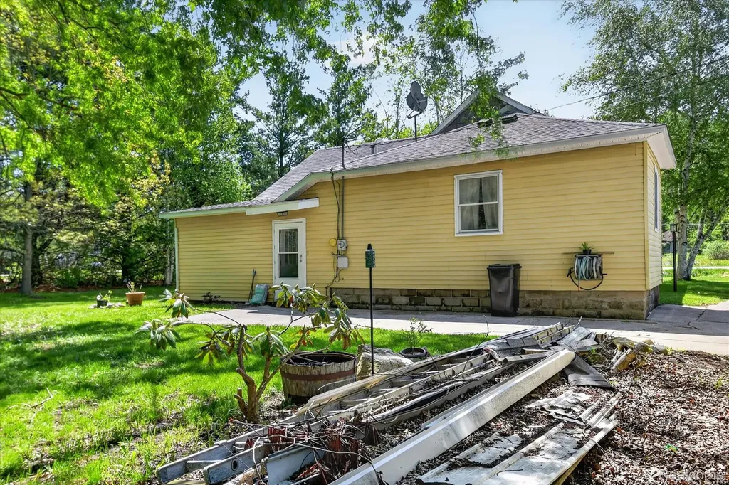 3660 Keewahdin Road Fort Gratiot Charter Township MI 48059