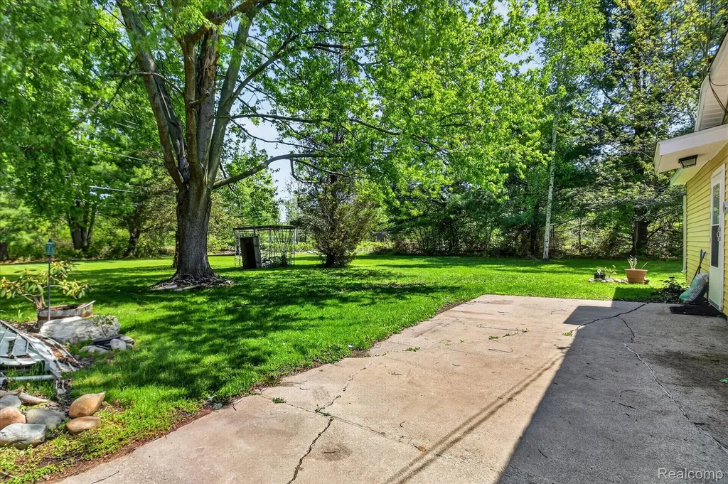 3660 Keewahdin Road Fort Gratiot Charter Township MI 48059