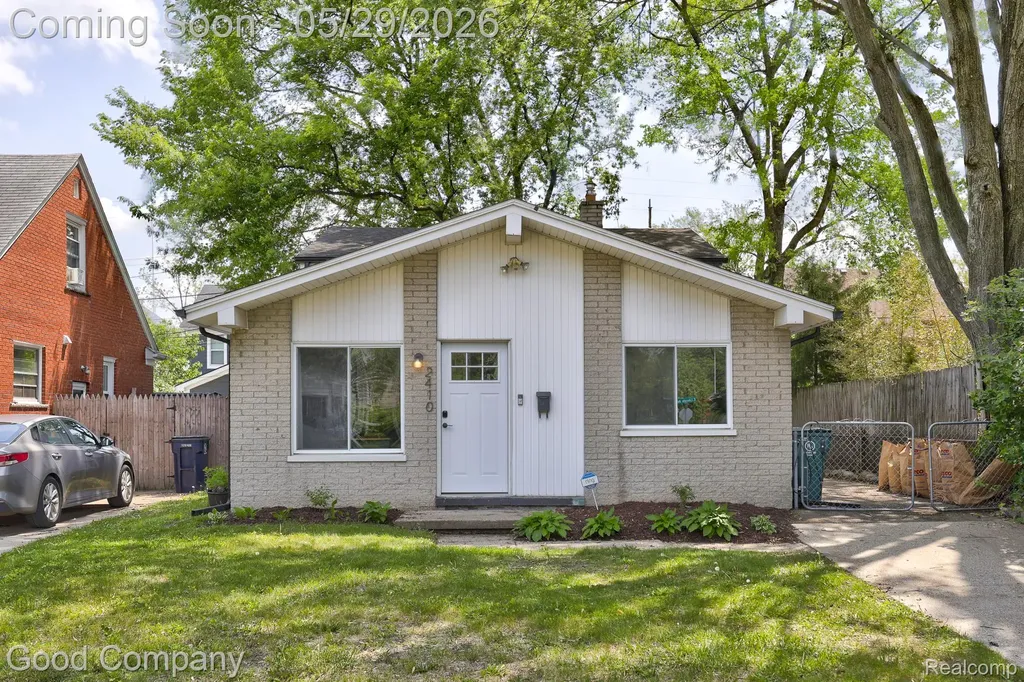 2410 E Lincoln Avenue Royal Oak City MI 48067