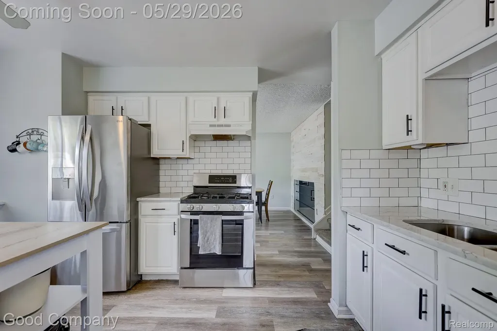2410 E Lincoln Avenue Royal Oak City MI 48067