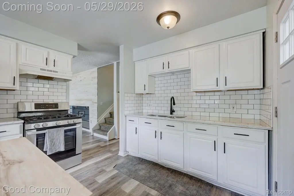 2410 E Lincoln Avenue Royal Oak City MI 48067