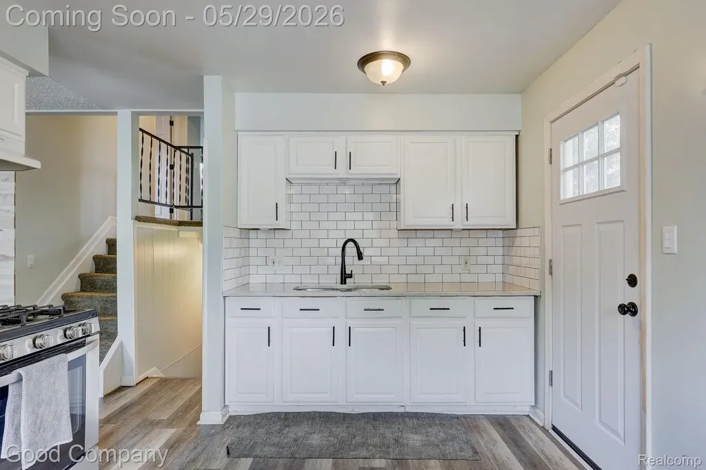 2410 E Lincoln Avenue Royal Oak City MI 48067
