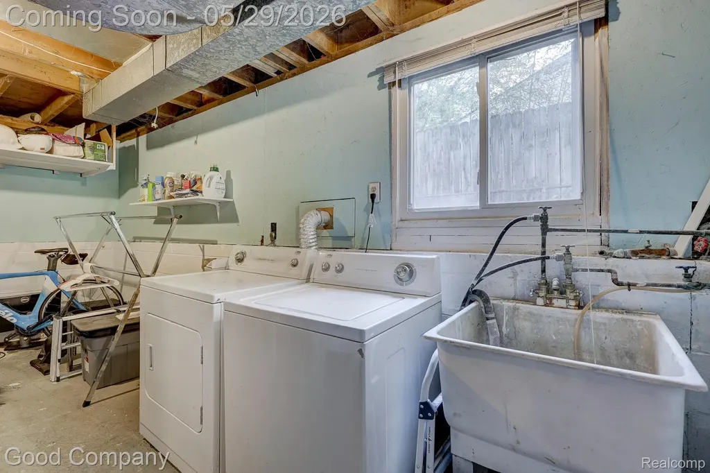 2410 E Lincoln Avenue Royal Oak City MI 48067