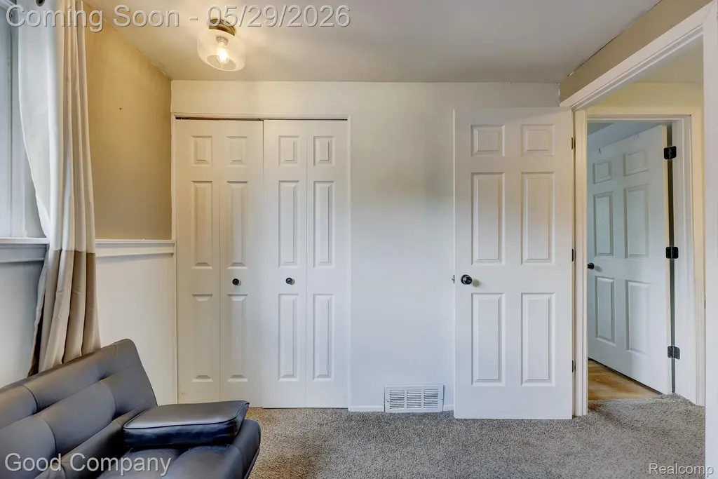 2410 E Lincoln Avenue Royal Oak City MI 48067