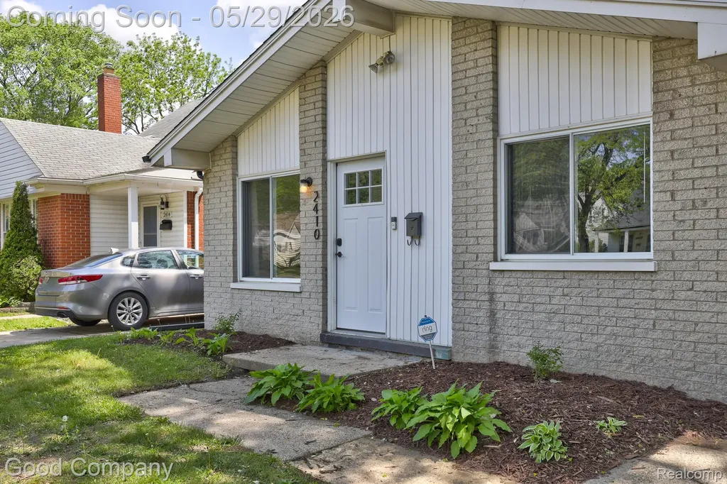 2410 E Lincoln Avenue Royal Oak City MI 48067