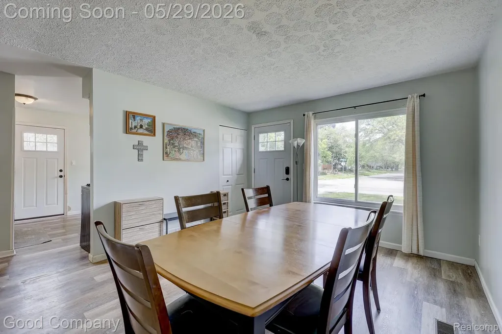 2410 E Lincoln Avenue Royal Oak City MI 48067
