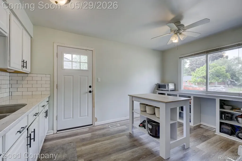 2410 E Lincoln Avenue Royal Oak City MI 48067